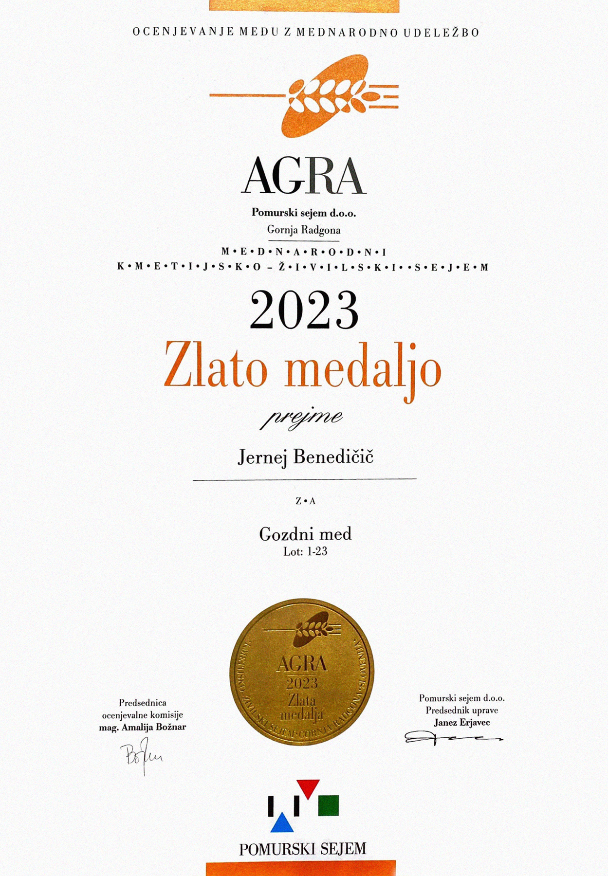 Zlata medalja za GOZDNI MED 2023, čebelarja Jerneja Benedičiča